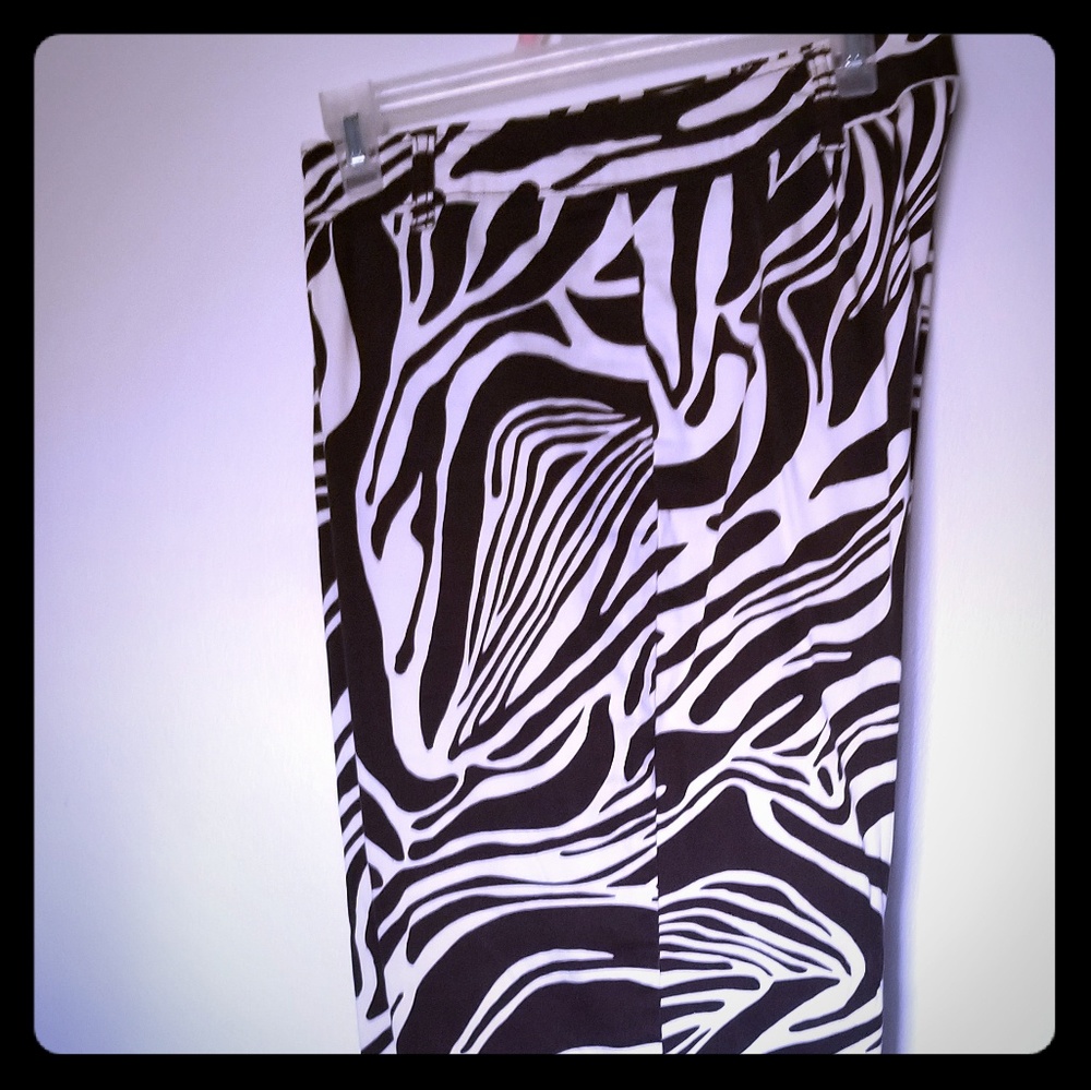 Zebra pattern ankle pants
